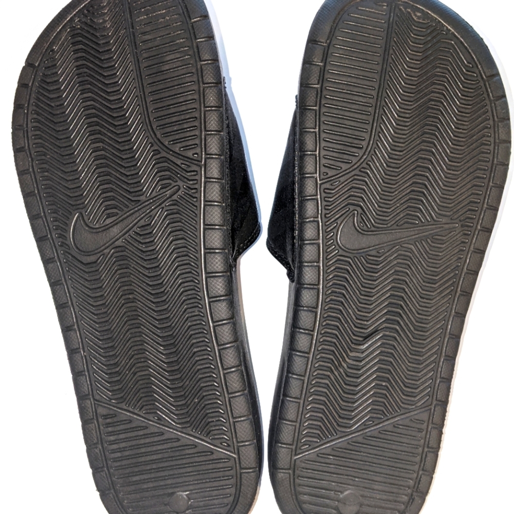 SOLD-Womens NIKE Benassi Slides-8 - Picture 3 of 3